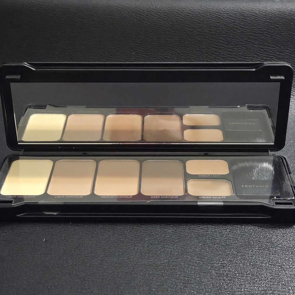 Profusion Cosmetics Six Shade Contour Palette and Brush